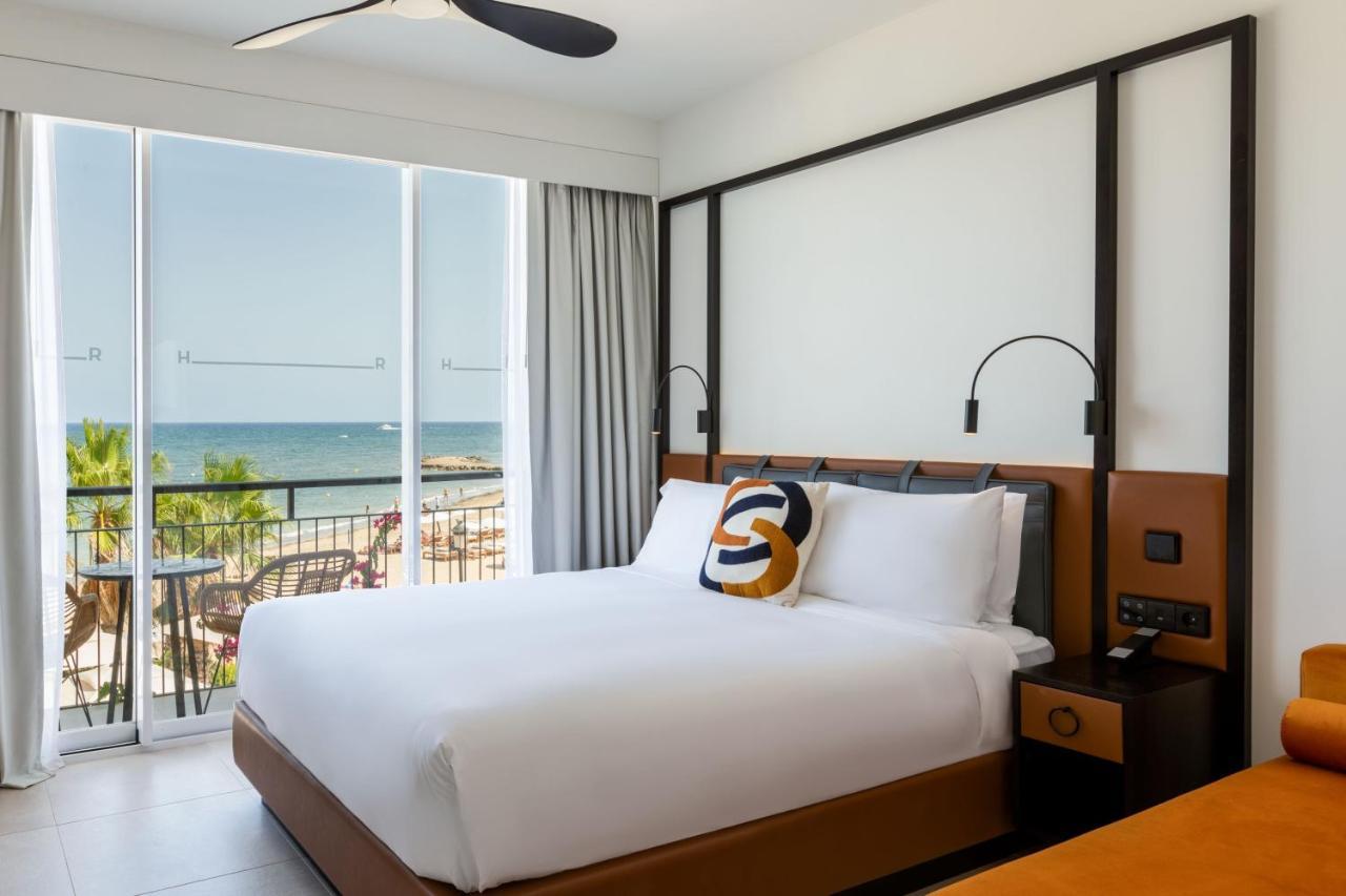 Deluxe King Room with Sea View
