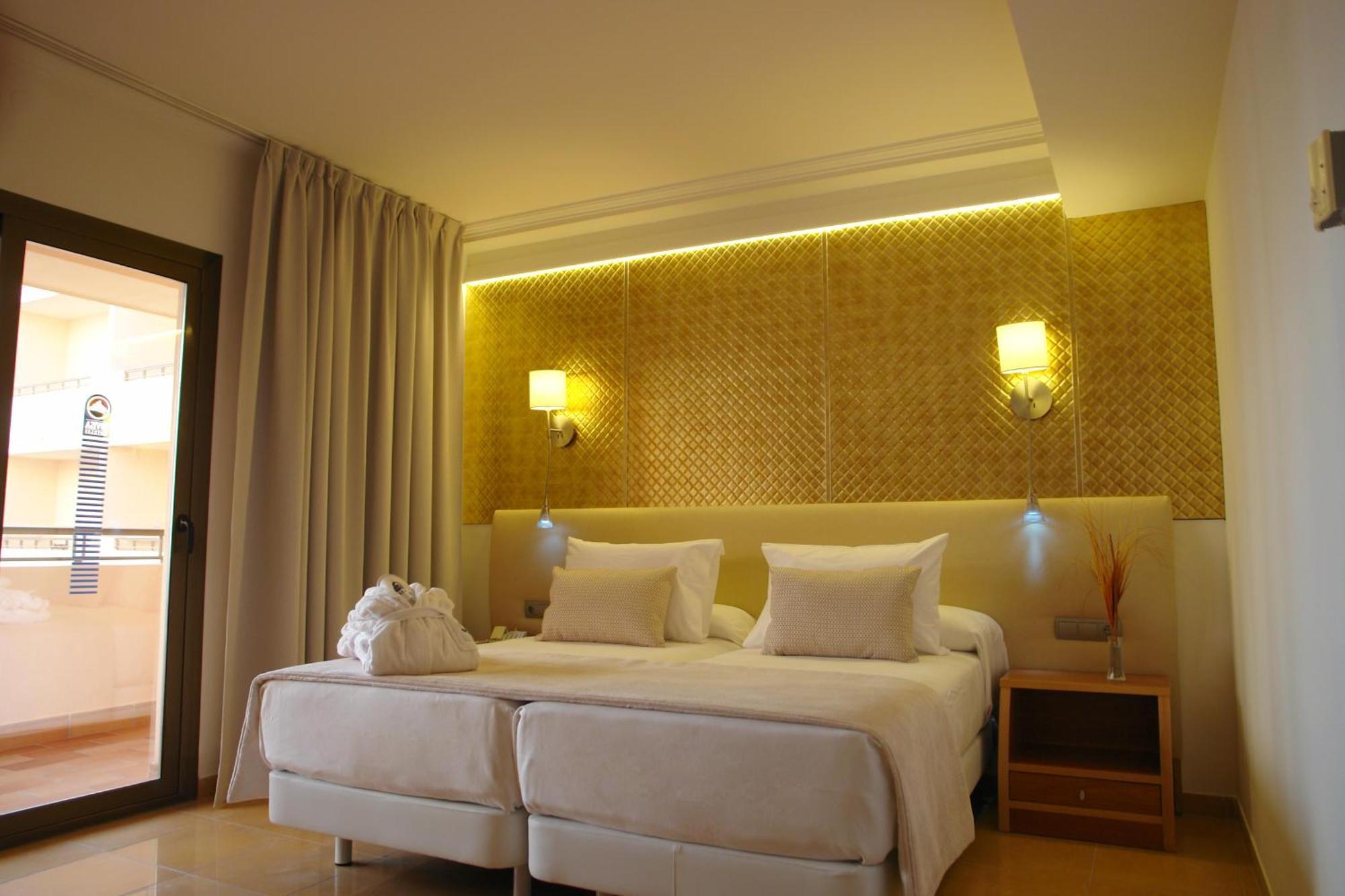 Superior Double or Twin Room,1742581637:JPEG