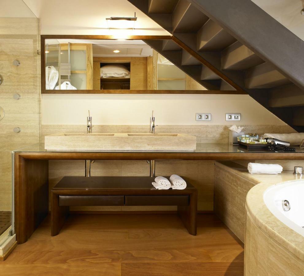 Superior Suite Sea View Spa Access